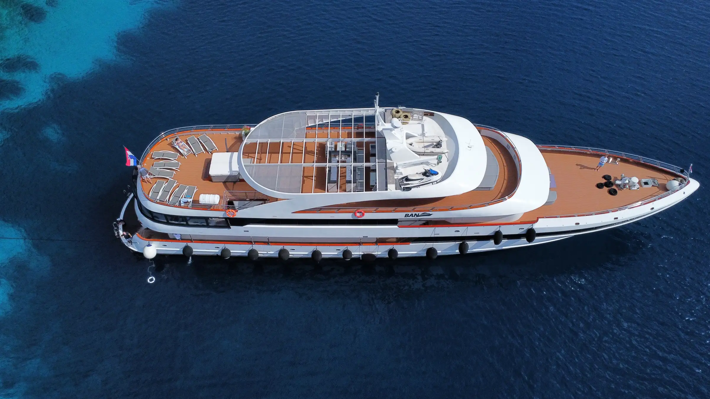 Ban cruise ship